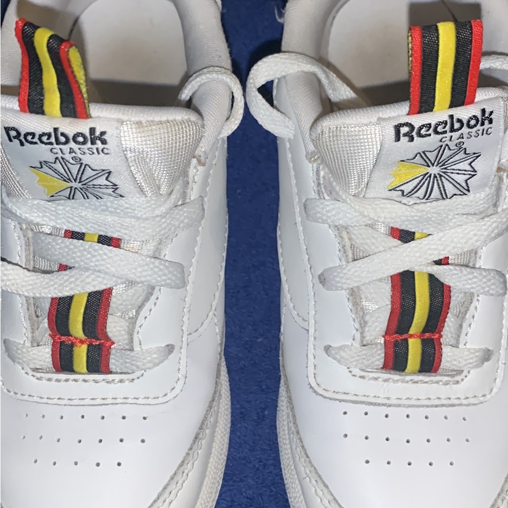 Boys Reebook color stripes